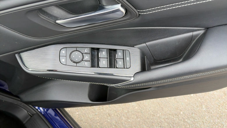 Nissan Qashqai 1.3 DiG-T MH N-Connecta 5dr Petrol Hatchback